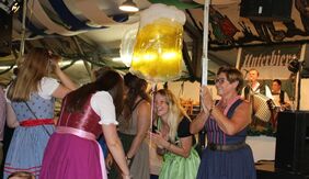 Abtanzen auf den Bänken