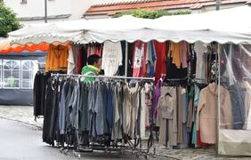Kleidung für kühle und warme Tage