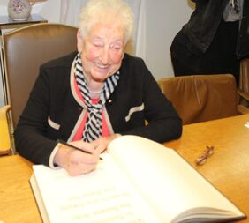 Eintrag im Goldenen Buch